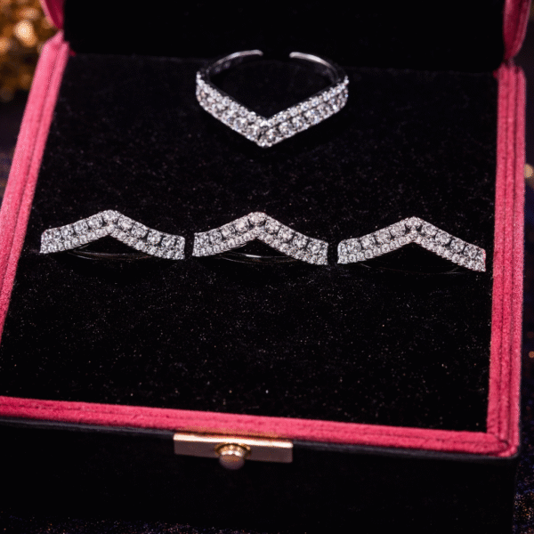 92.5 silver V- shape zircon studded toe rings - pack of 2